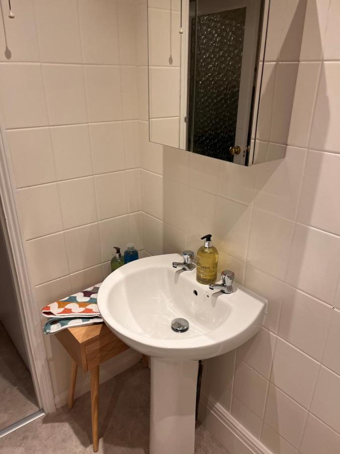 Luxury Cosy Retreat Apt Лондон Экстерьер фото